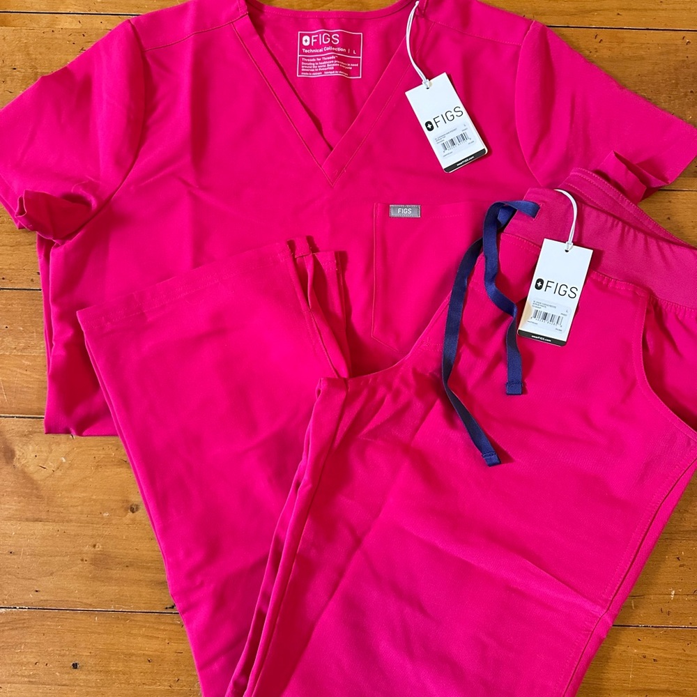 Figs Women's Pink Scrub Set